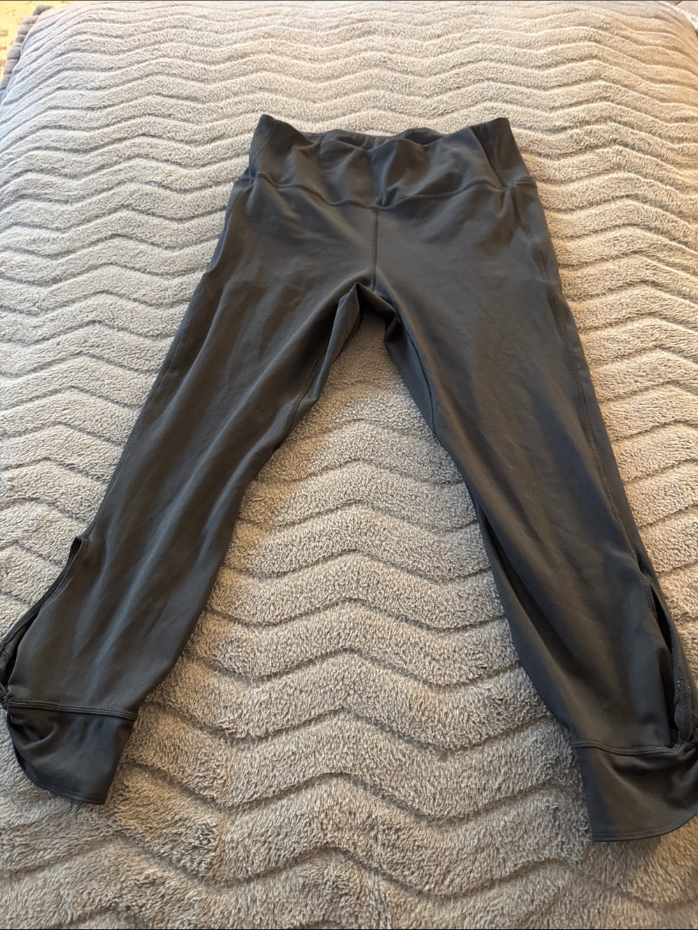 Under Armour Black Crop Leggings with Cuffed Ankles